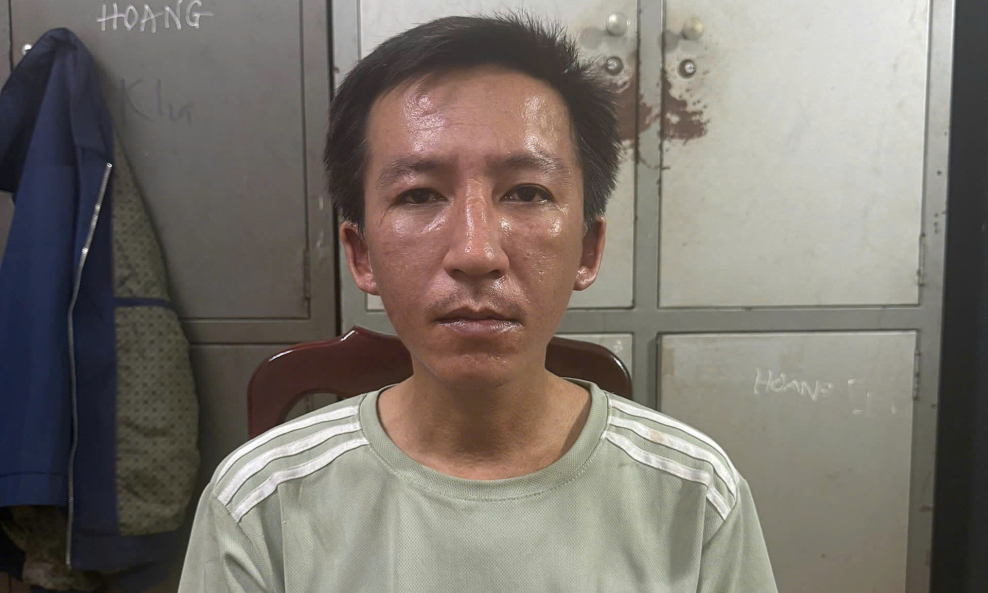 Man surrenders after killing his mother