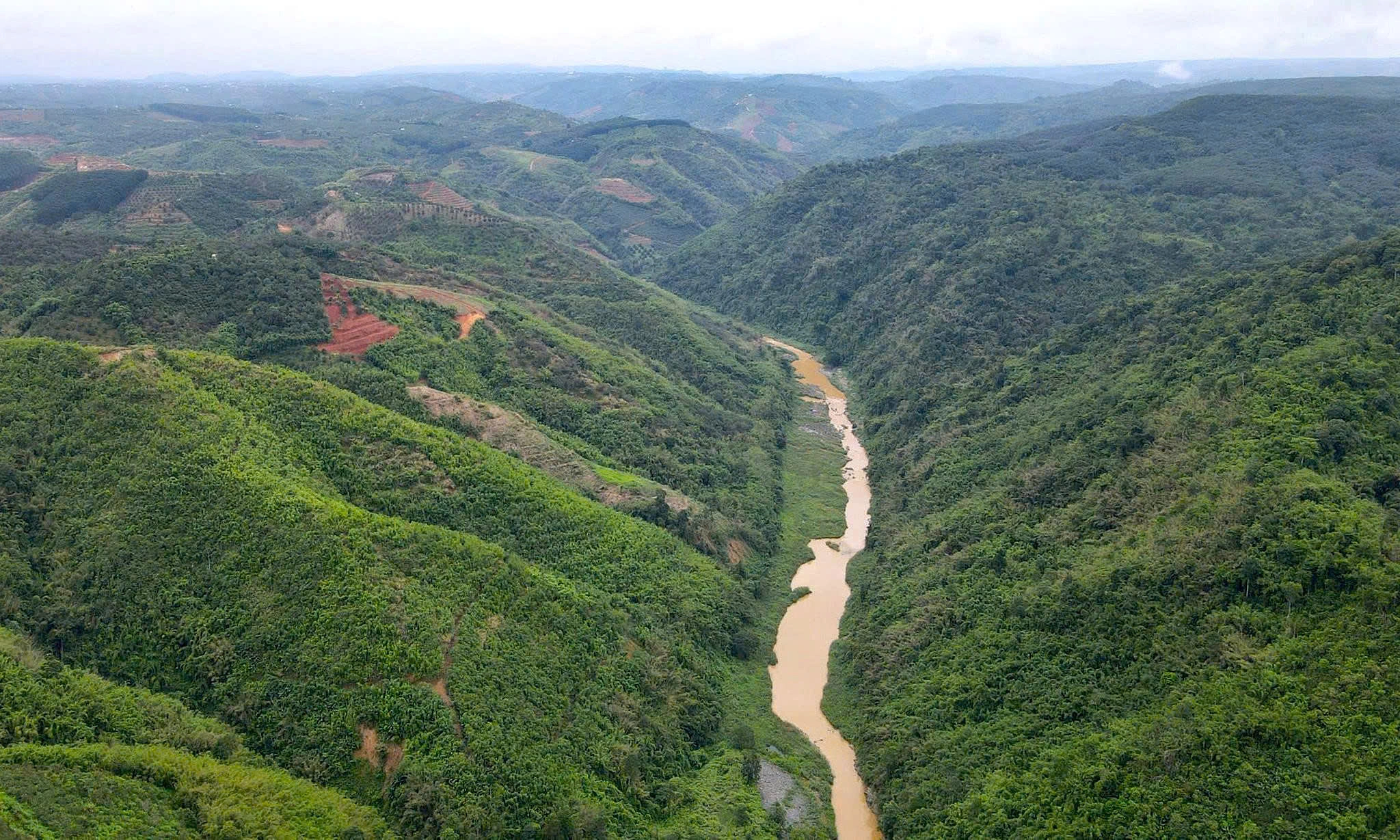 Constructing a 1.2 km cable-stayed bridge over the Dong Nai River, shortening travel by 26 km