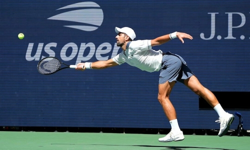 Djokovic lights up US Open opening day