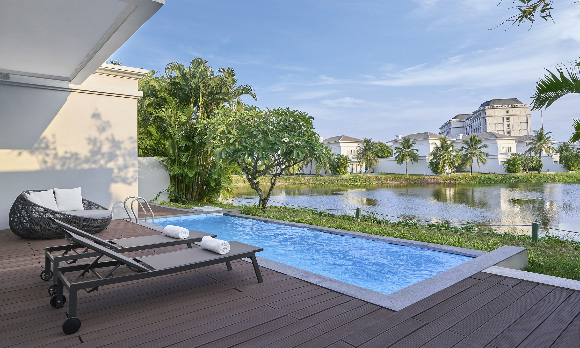 Disconnecting retreat in northern Phu Quoc island