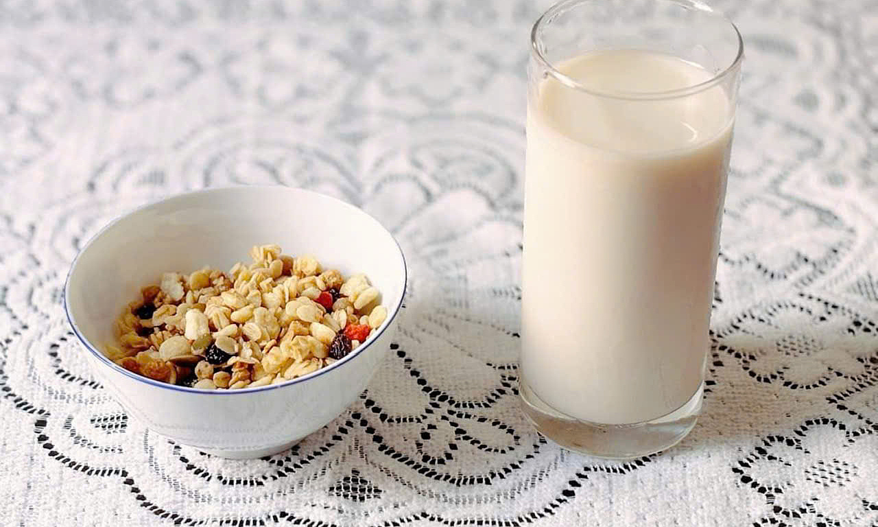 Should teenagers with a lot of acne stop drinking milk?