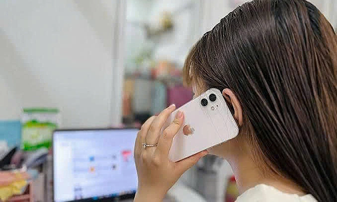 Calling, texting advertisements outside permitted hours could incur a 100 million dong fine