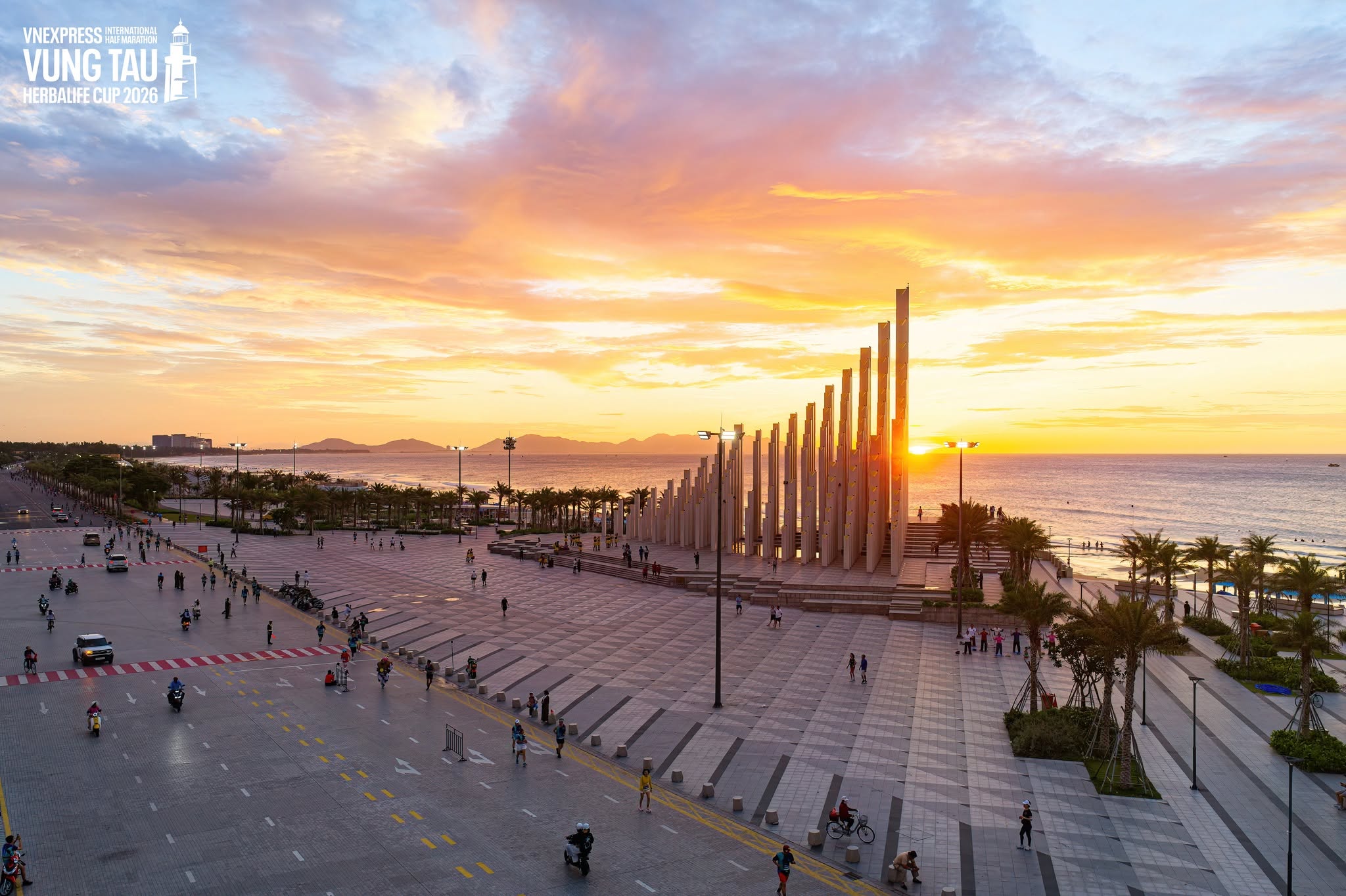 Following 7,000 runners to witness the sunrise at VnExpress Marathon Vung Tau Herbalife Cup