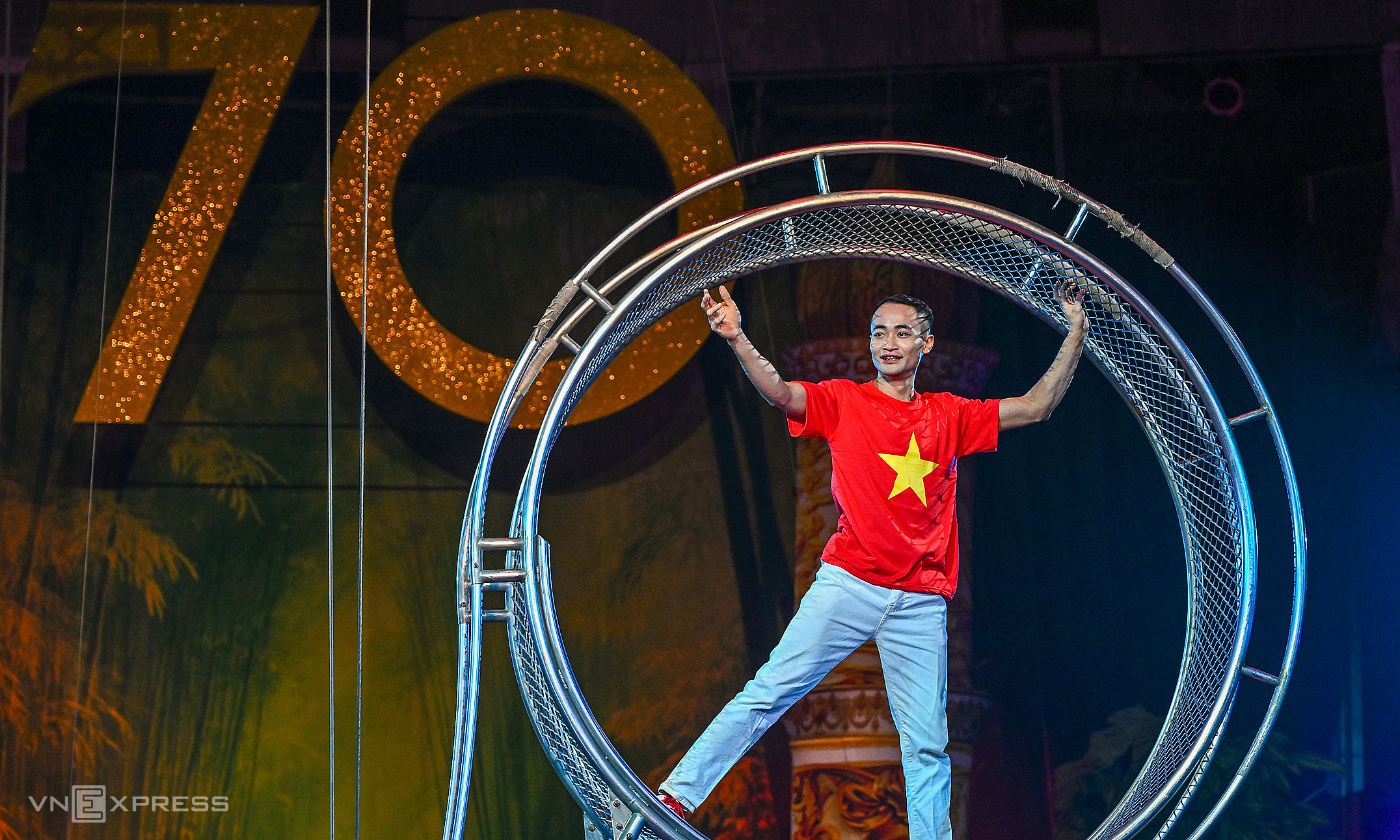 Circus 'Spirit of Vietnam' ignites national pride