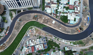 First section of Xuyen Tam canal-side road opened to traffic