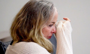 American female teacher sent 25,000 flirtatious messages to 15-year-old student