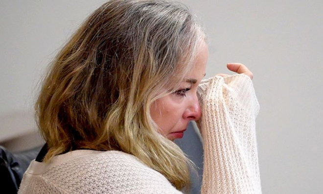 American female teacher sent 25,000 flirtatious messages to 15-year-old student