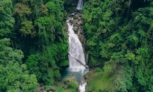 Male tourist swept away and missing at Khau Lan waterfall