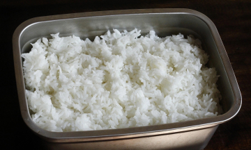 Five benefits for seniors when reducing white rice intake