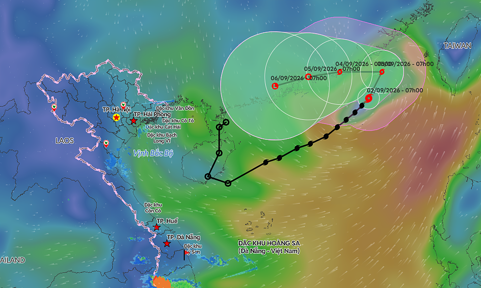 Typhoon Saudel changes course towards China