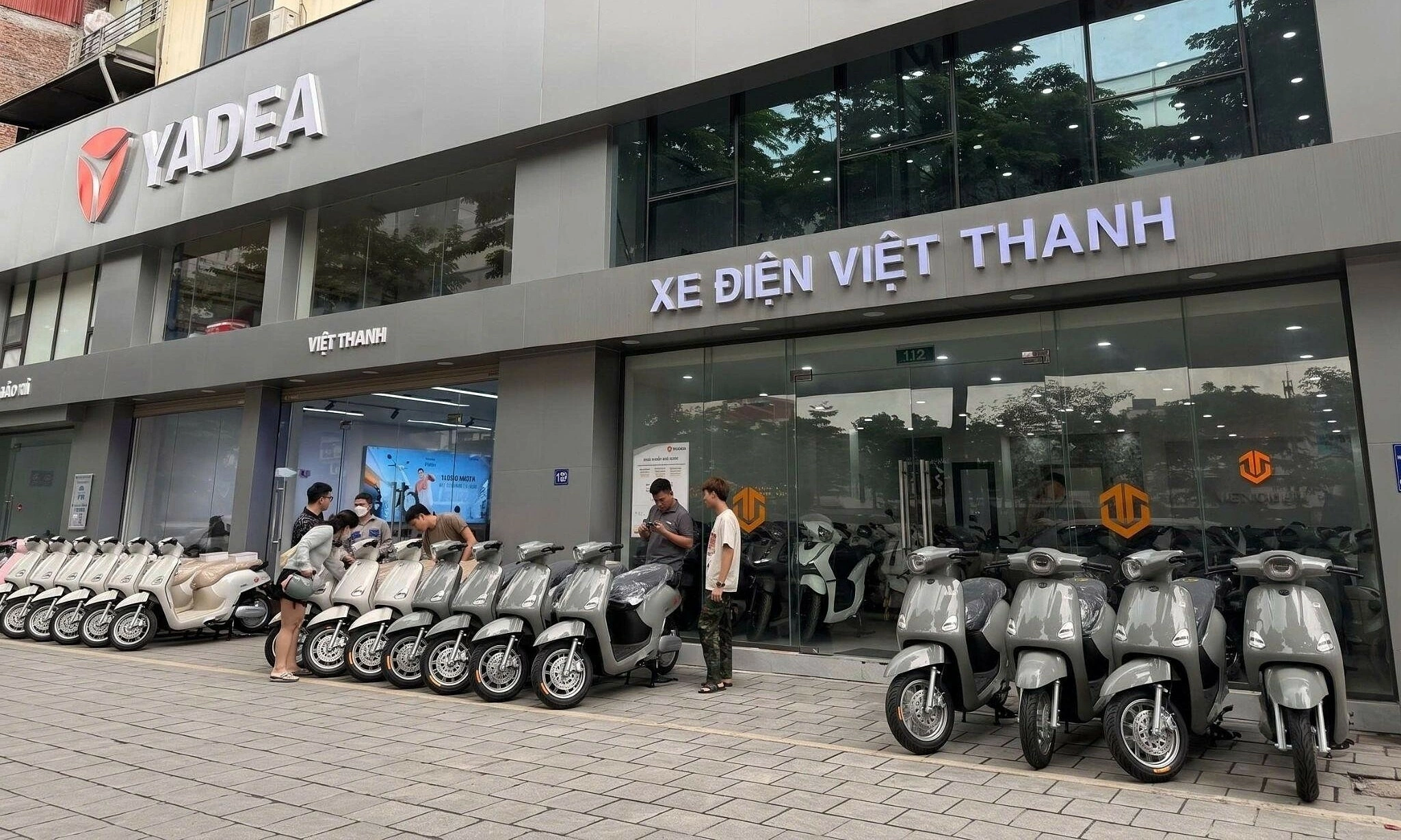 Yadea Viet Thanh's multi-channel retail strategy for electric motorcycles