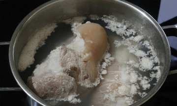 Experts reveal how to identify diseased pork