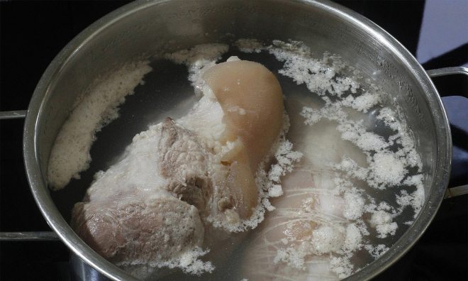 Experts reveal how to identify diseased pork
