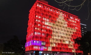 Vietnam's national flag illuminated on Perth town hall for the first time