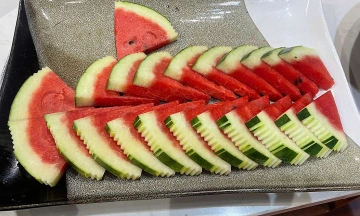 What to eat to reduce dark undereye circles?