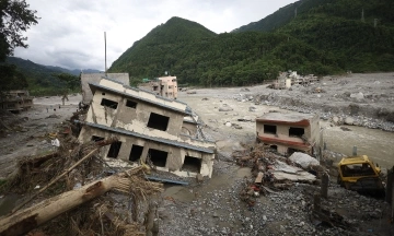 Vietnam aids Nepal with 300,000 USD