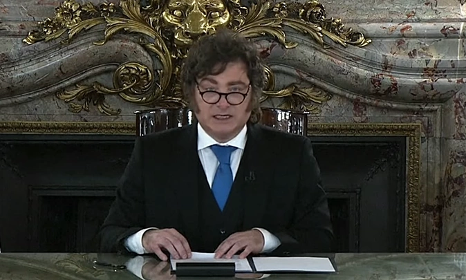 Argentine president seeks to reclaim Falklands from Britain