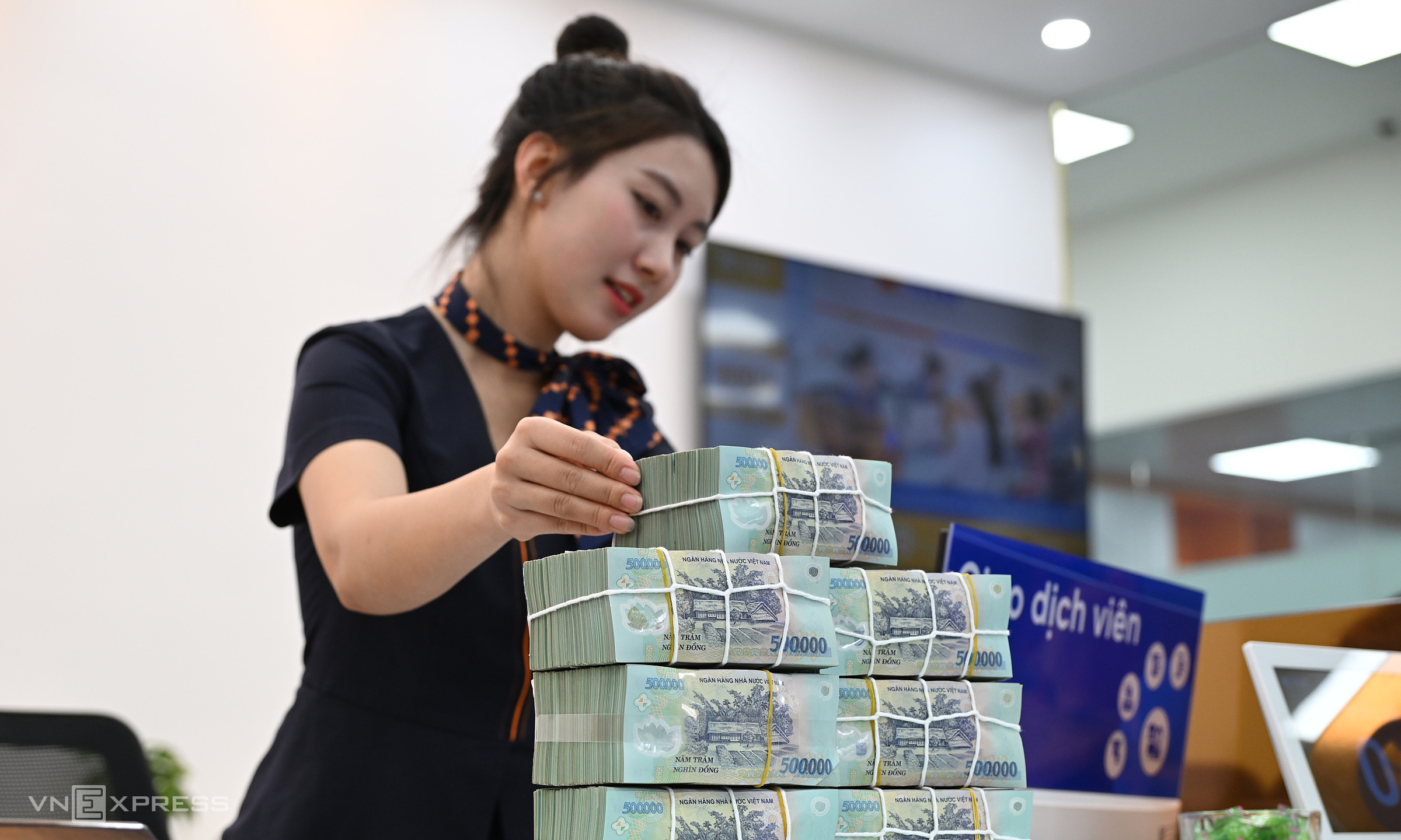 Banks could lend up to 52% of their equity for mega-projects in Hanoi