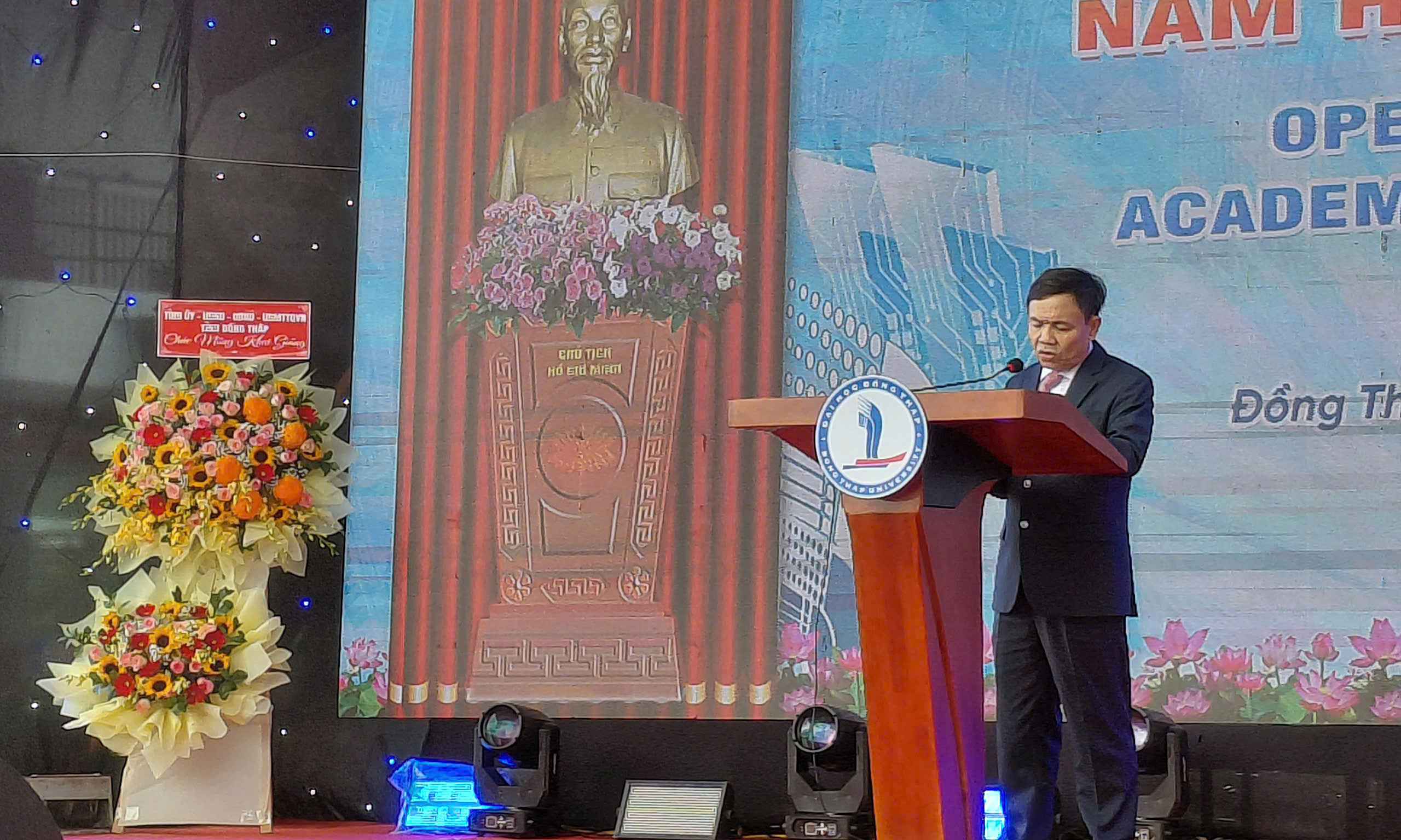 Dong Thap prioritizes science and technology human resources for development