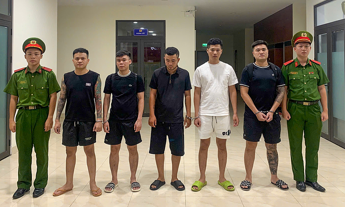 Using Huan Hoa Hong's image to create a Facebook lending scheme, defrauding over 4 billion dong