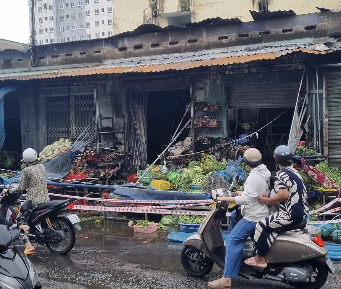House fire in TP HCM suspected of arson, one dead