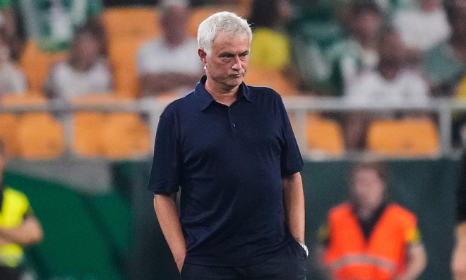 Mourinho: 'Opposing player faked injury, looked like he was dead'