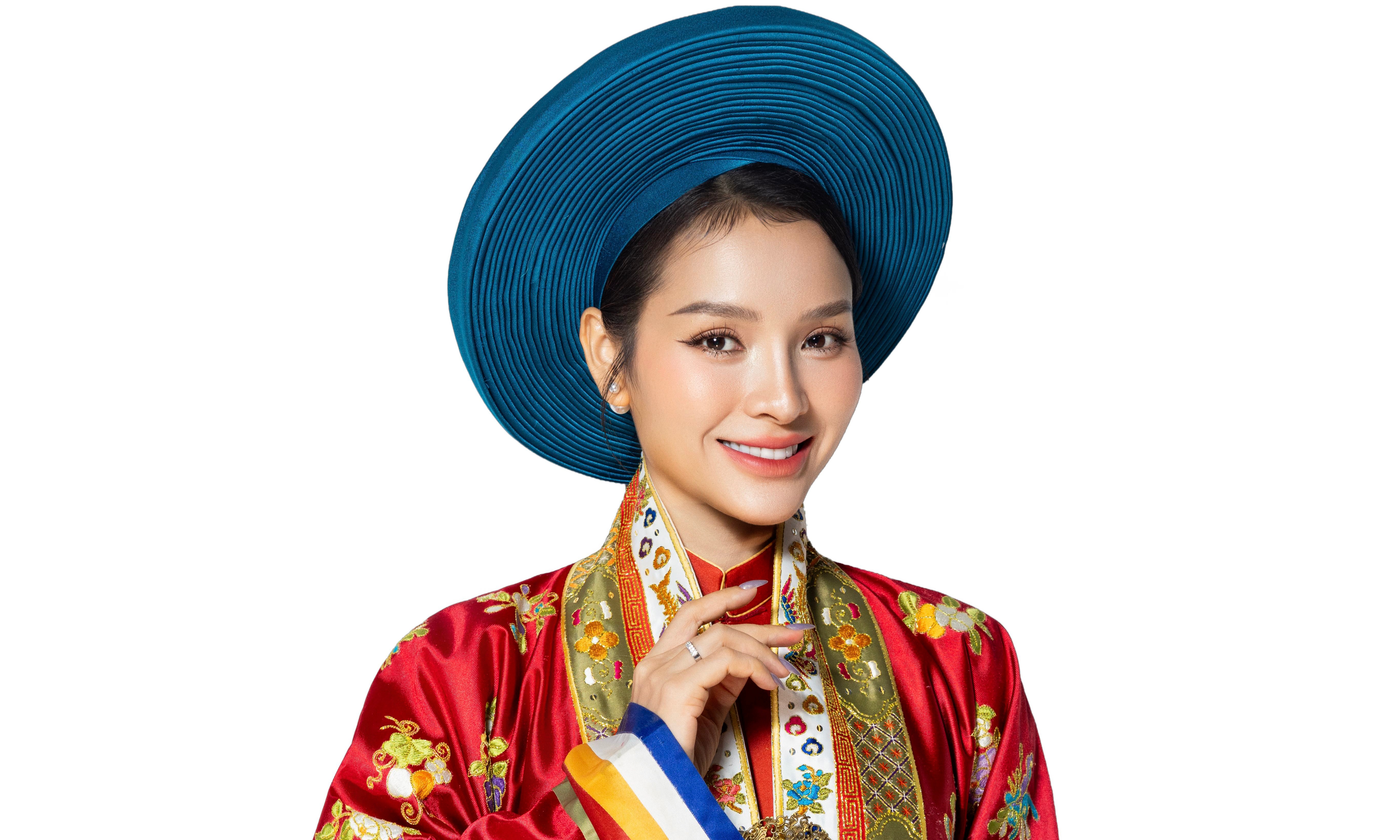 Phuong Trinh Jolie brings sounds of three regions into new music video