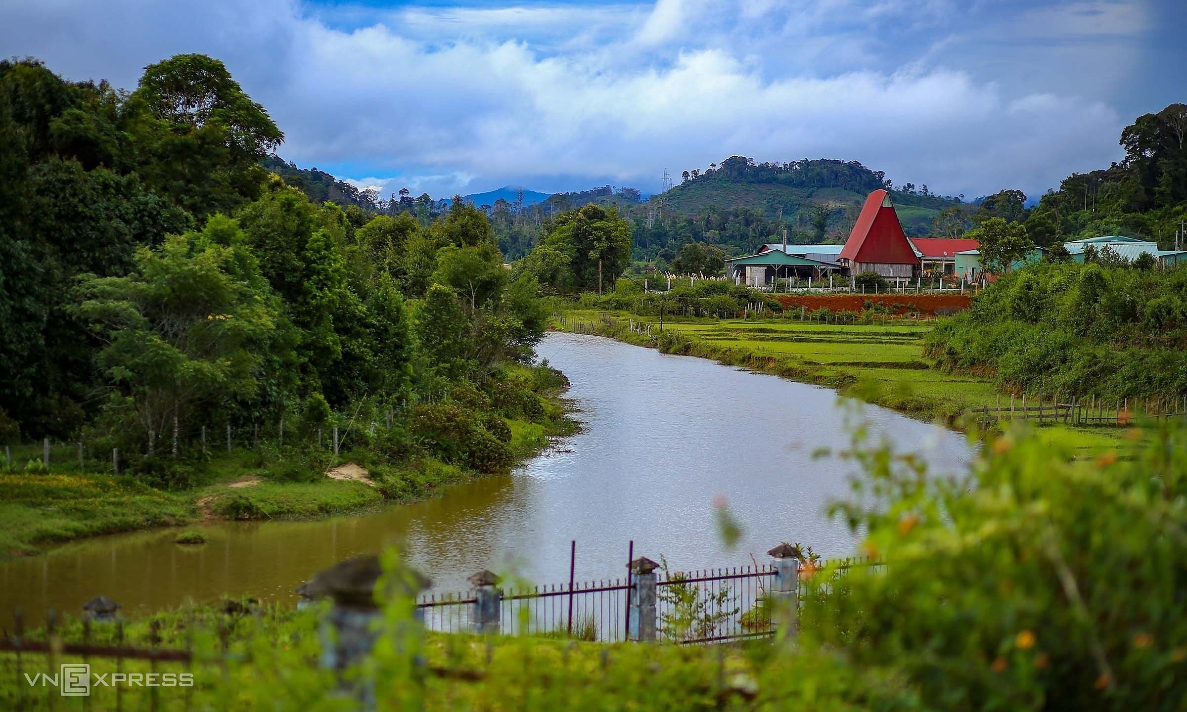 Many tourists scammed when booking hotels in Mang Den