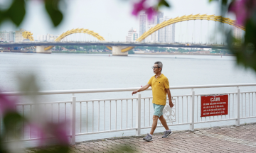 Does excessive walking cause faster knee joint wear?