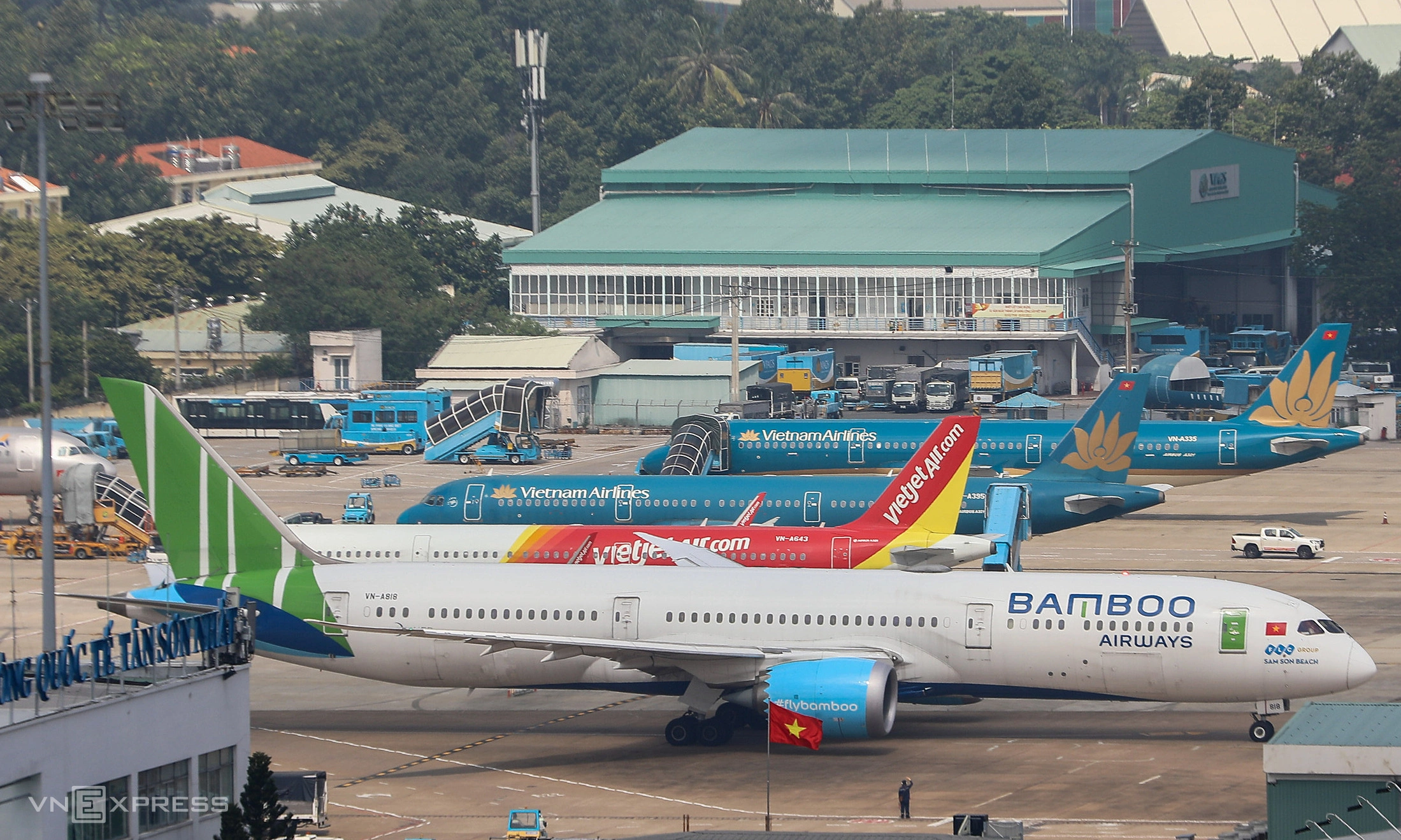 Aviation welcomes more international than domestic passengers during National Day