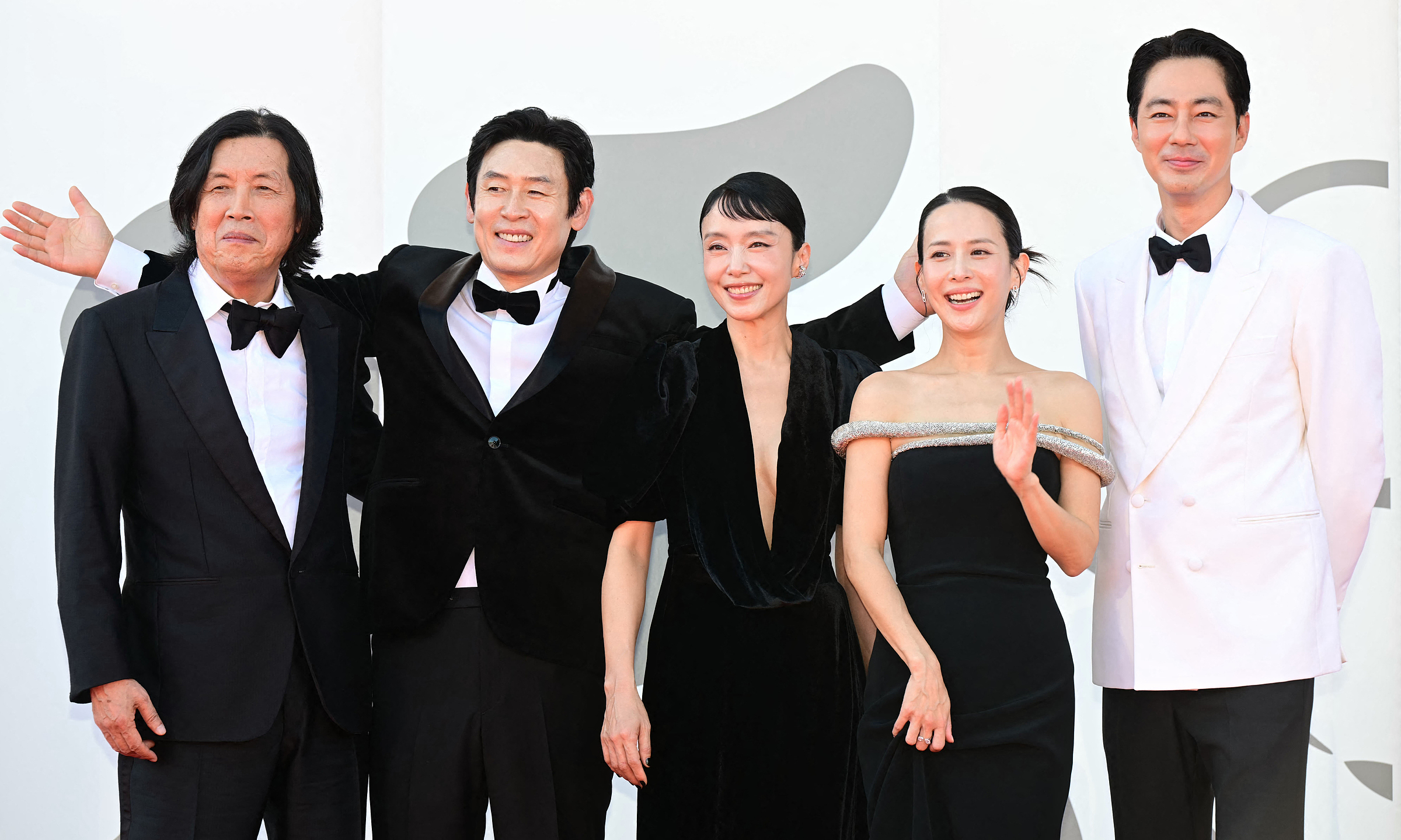 Lee Chang Dong's film receives six-minute ovation at Venice film festival