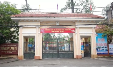 Female student's 9,5 math score halved for copying 'top scorer'