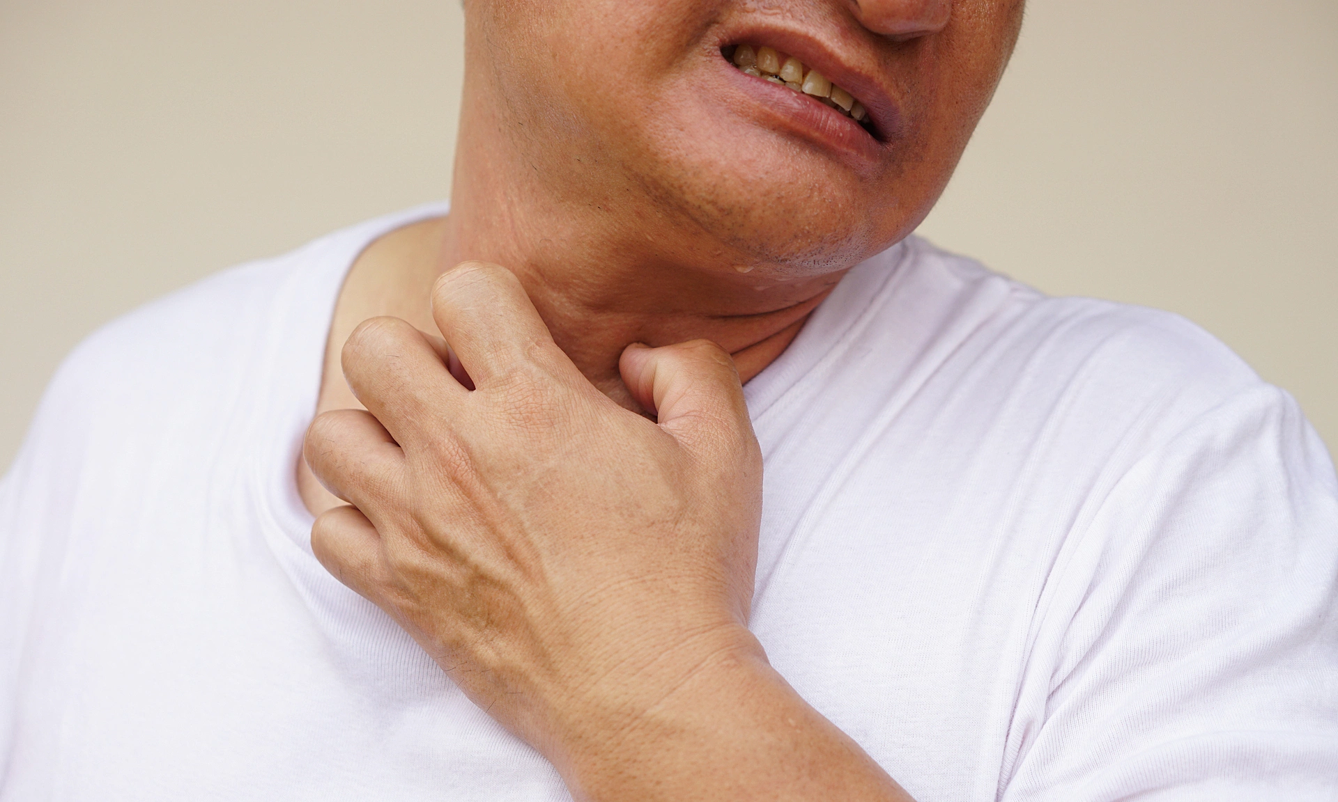 Is a sore throat caused by HPV infection?