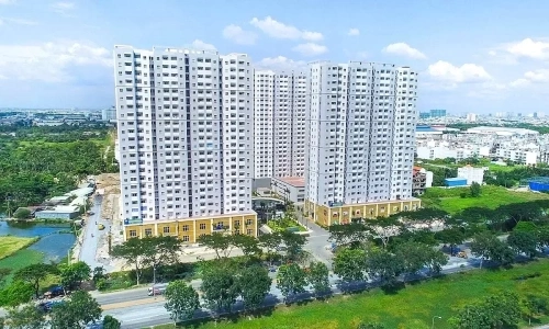 Bank seizes 26 land plots from Hoang Quan Real Estate
