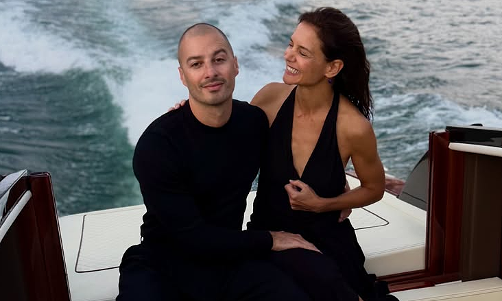 Katie Holmes vacations in Italy with younger boyfriend