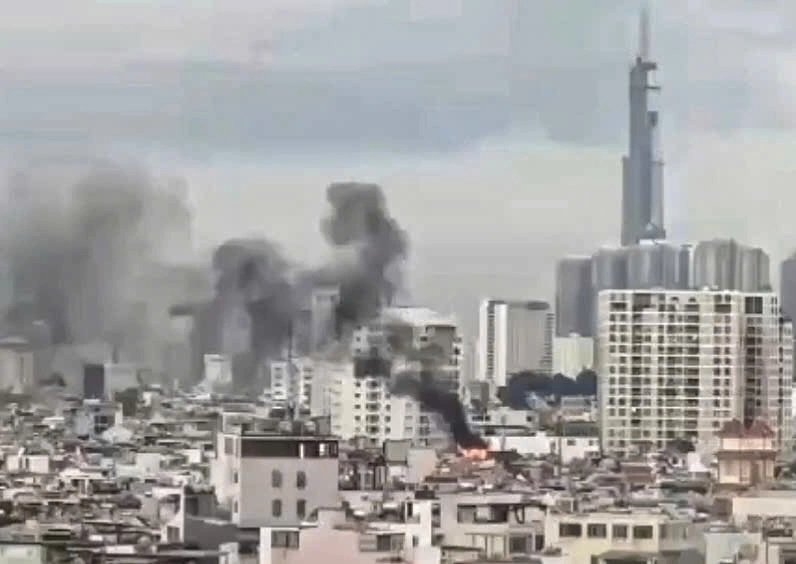 Five-story house fire in central TP HCM