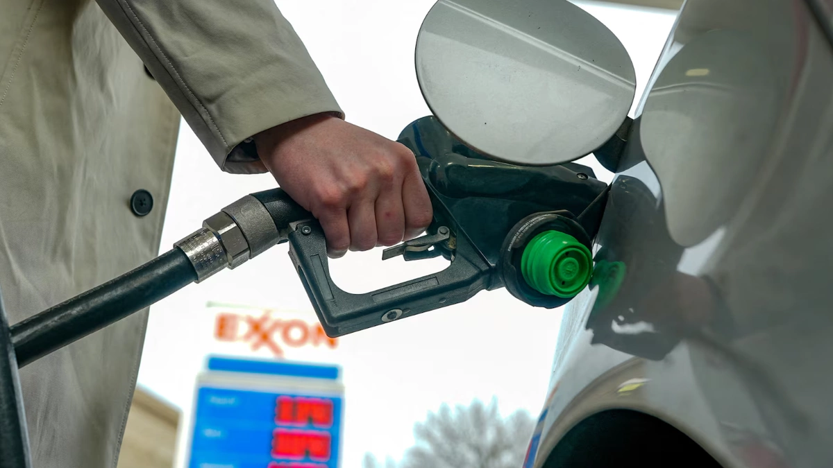 Americans spend over 100 billion USD more on gasoline and diesel due to conflict