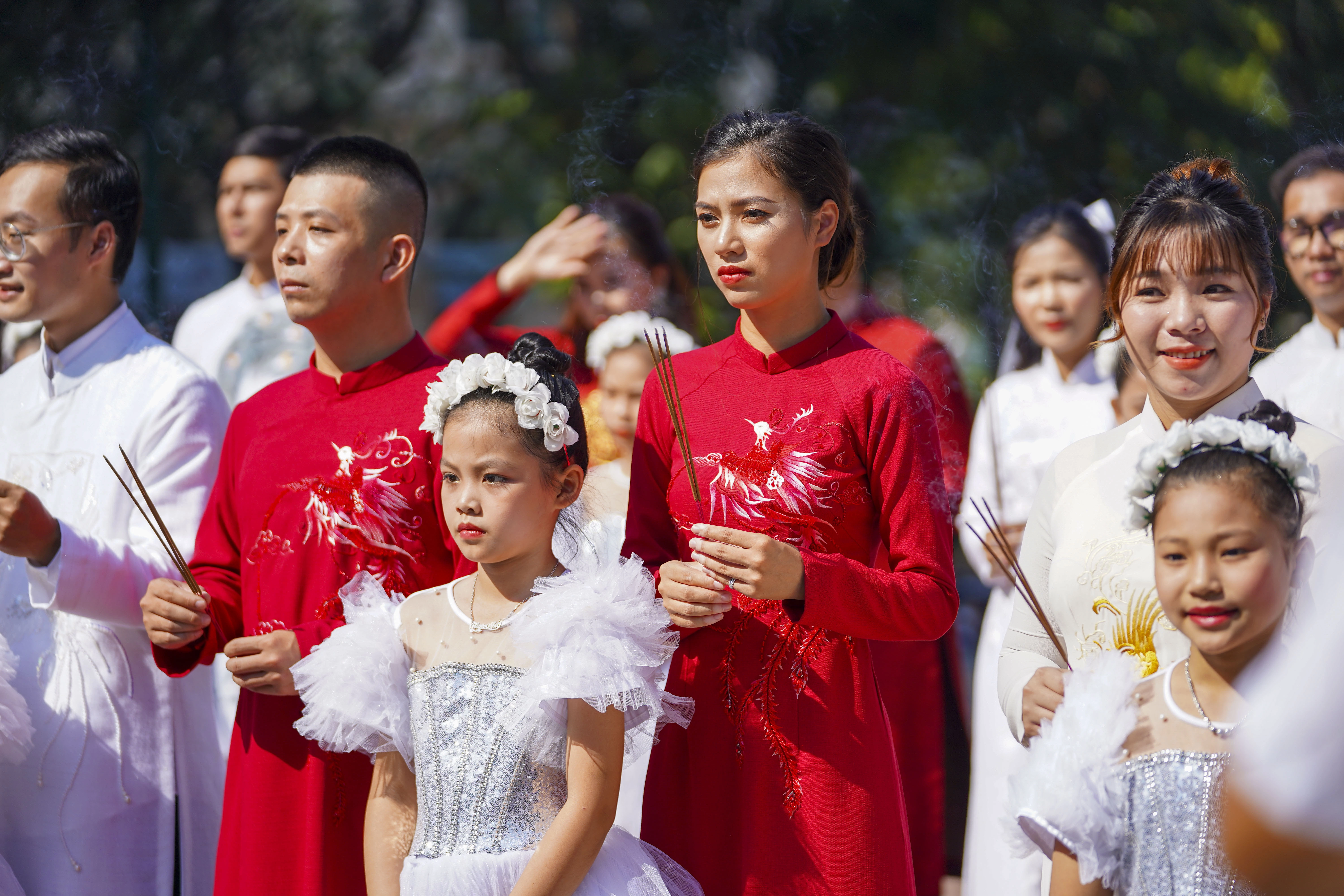 Encouraging men and women to marry before 30, couples to have two children