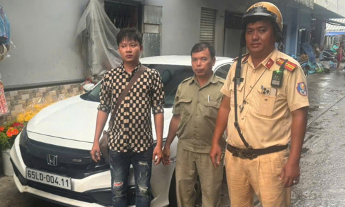 Traffic police intercept reported stolen car in Dong Nai
