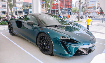 Series of luxury and supercars increase prices by billions of dong in Vietnam