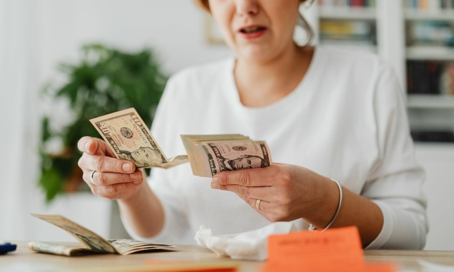 Risks of the 'bank of mom and dad' when lending money for home purchases