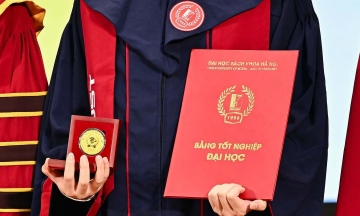 Three Hanoi University of Science and Technology Students Graduate with Perfect 4.0 GPAs