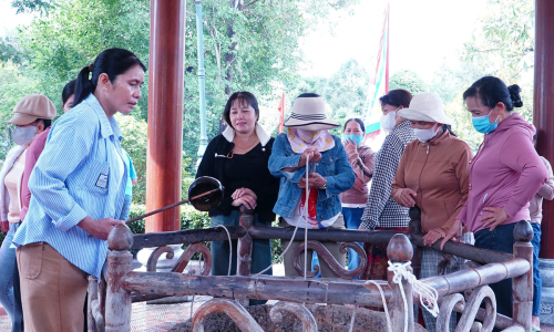 People drink well water for good fortune on emperor quang trung’s death anniversary
