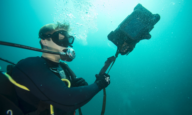 How the US navy 'secretly cleared mines' in the Strait of Hormuz