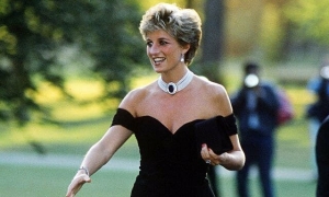 Princess Diana's "revenge dress" set for auction