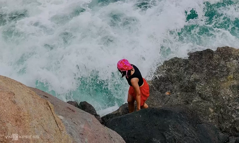 Da Nang warns against unauthorized trekking tours after Mui Nghe accident
