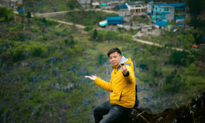 Young Tay man leaves 20 million VND salary to return home for tourism