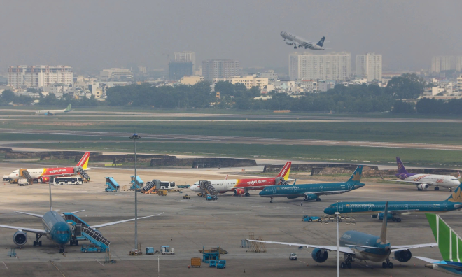 10 areas near Tan Son Nhat flight paths frequently see UAVs, kites