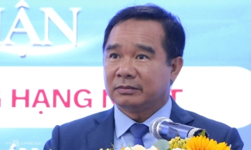 Ho Chi Minh City chairman: Modern healthcare requires professional dedication