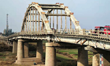 Parents sue local government after son dies in bridge collapse